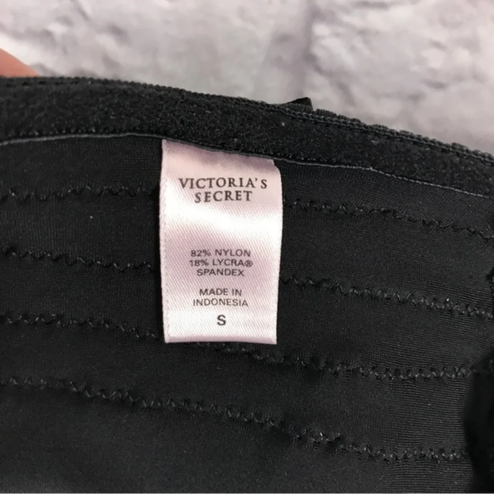Tux Ruffle Thong Victoria’s Secret‎ Black